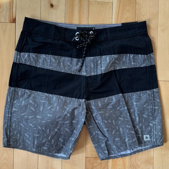 Men's Boardshort - Picture 1 of 4